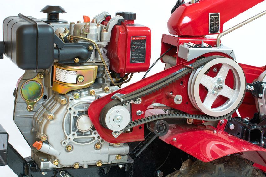 Vandkølet diesel bagud traktor: typer af udstyr og tips til valg