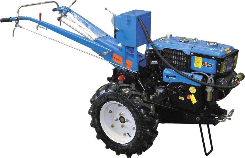 Vandkølet diesel bagud traktor: typer af udstyr og tips til valg