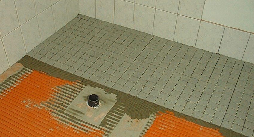 Vandtæt gulvet i badeværelset: materialer og metoder til lægning