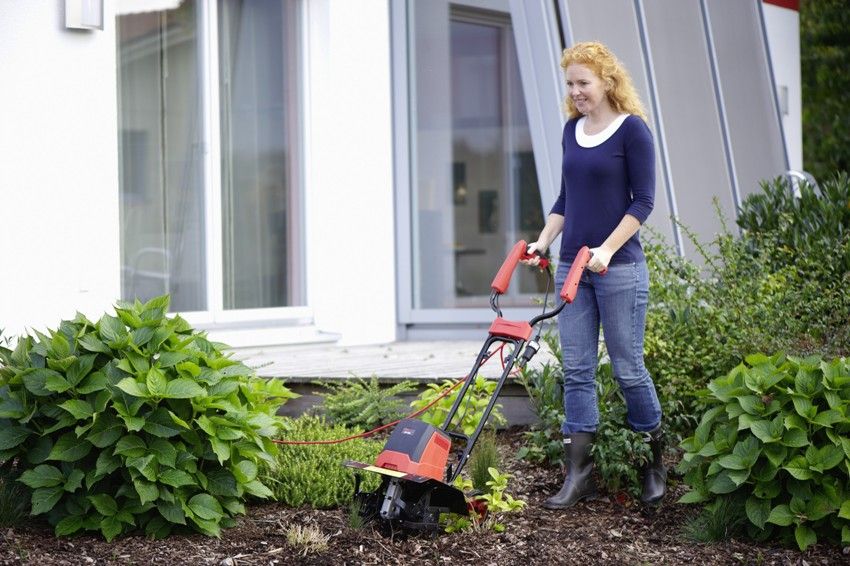 Elektrisk kultivator til havearbejde: en uundværlig gartnerteknik