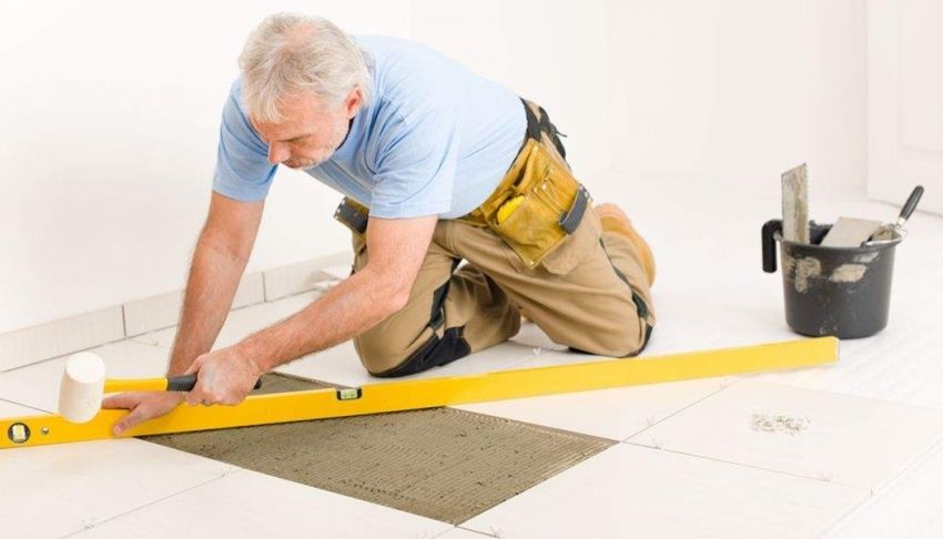 Hvordan man laver fliser på gulvet: måder at lægge og teknologiske funktioner på