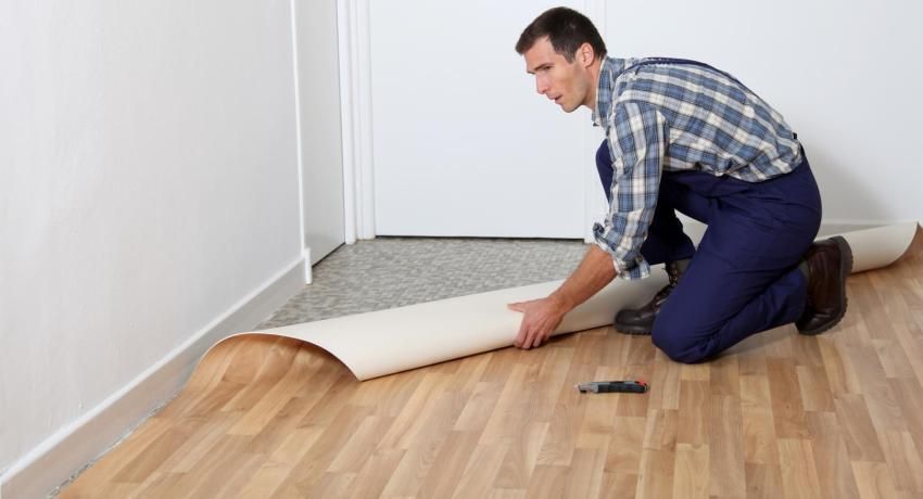 Hvordan man lægger linoleum: reglerne for at skære og lægge gulve