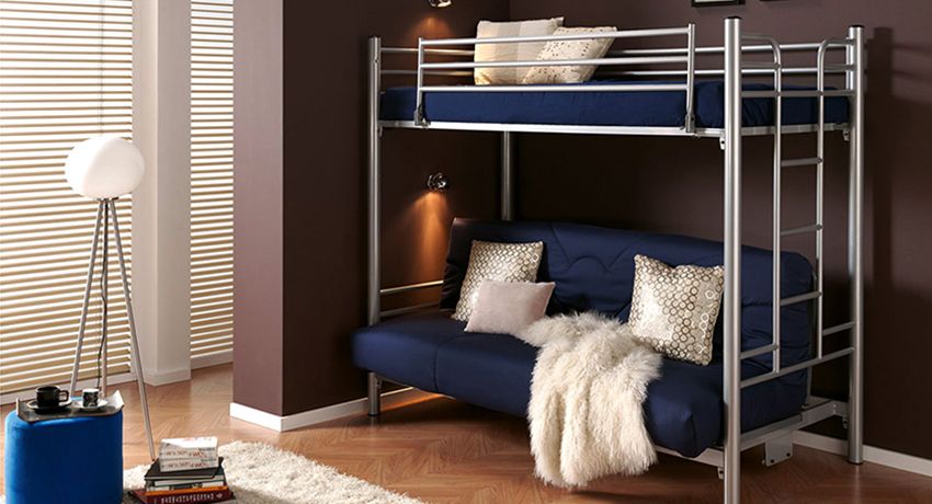 Køjeseng med sofa: komfort og pladsoptimering