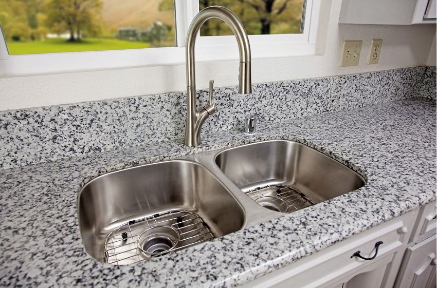 Vask til køkken fra rustfrit stål: Valg af valg og dets rolle i et interiør