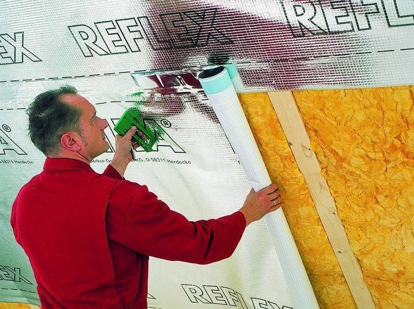 Dampbarriere til vægge i et træhus: materialer og installationsfunktioner