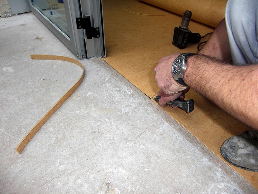 Gulvet under linoleum på betonggulvet: forberedelse og lægning