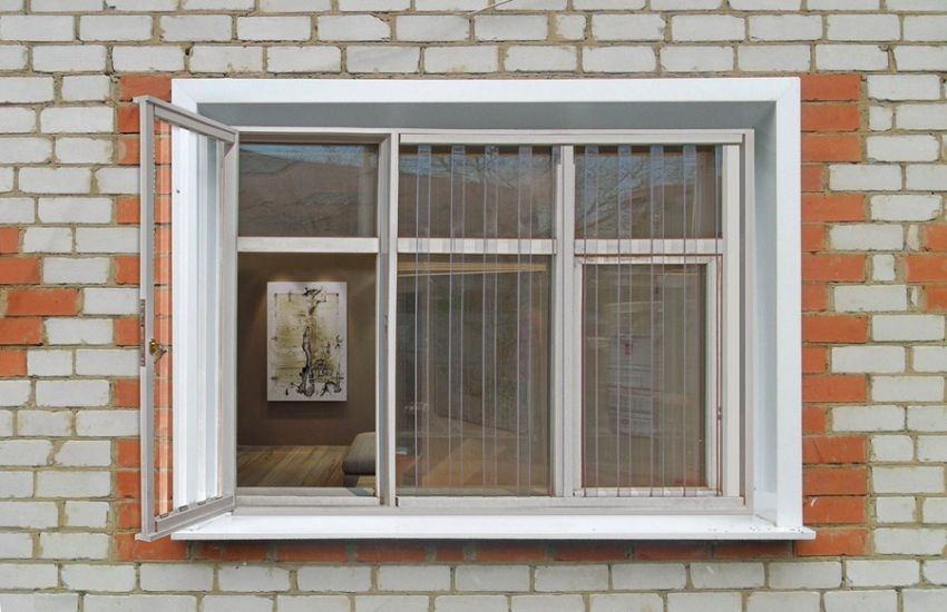 Gennemsigtig grill på vinduerne og deres funktionelle fordele