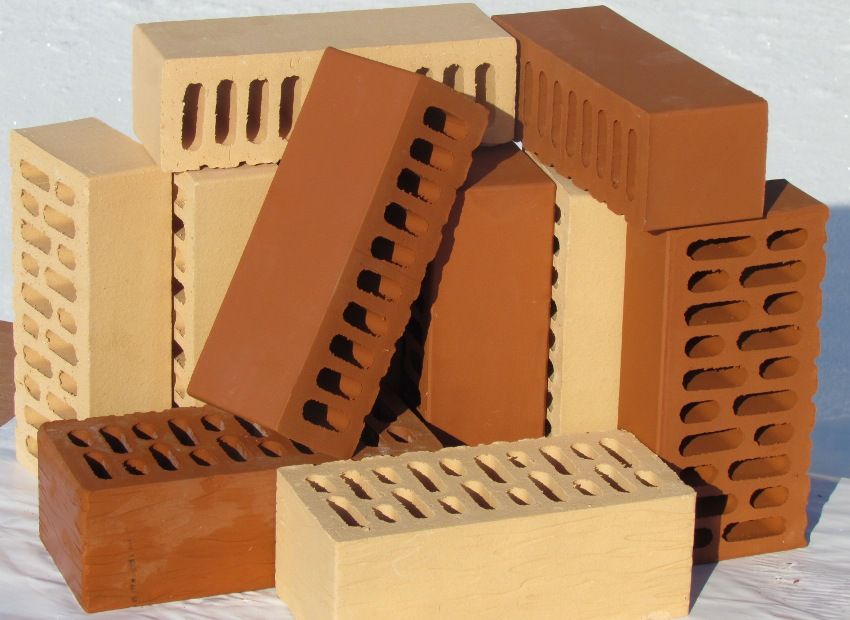 Dimensioner på en halv, enkelt og dobbelt mursten: deres typer og funktioner