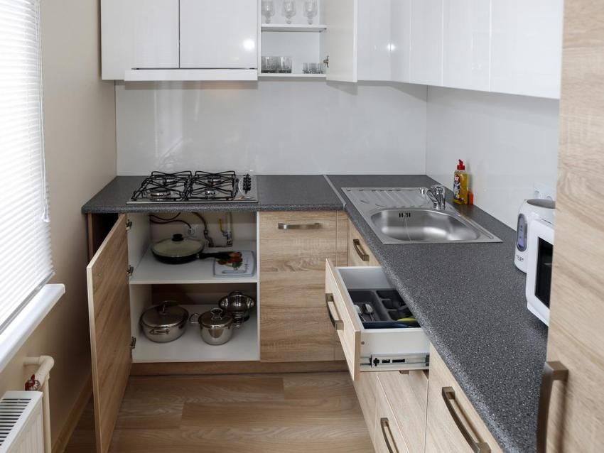 Køkken renovering i Khrusjtjov: hvordan man omdanner et lille rum plads