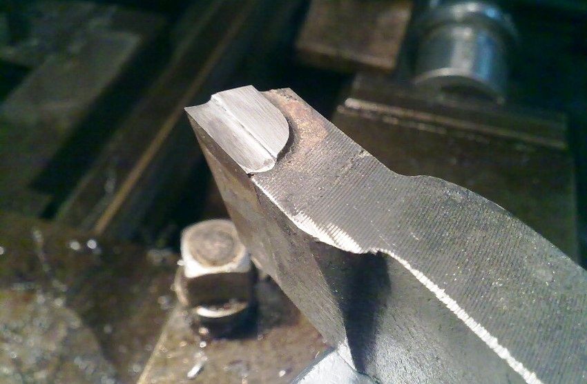 Metal skæreværktøjer til drejebænk: detaljerede værktøjskarakteristika