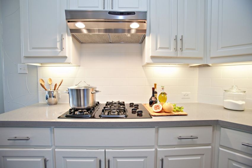 Indbygget køkkenhætte: Den bedste løsning til luftrensning