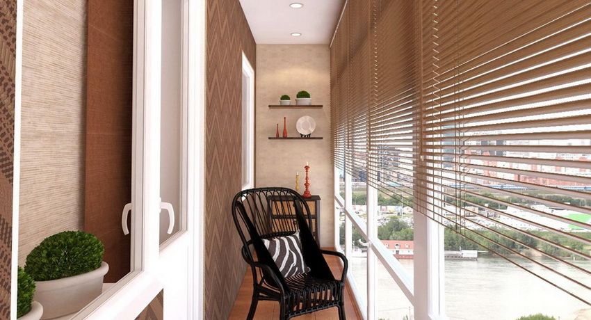 Persienner til altanen: hvordan man vælger smukke og praktiske designs til vinduer og døre